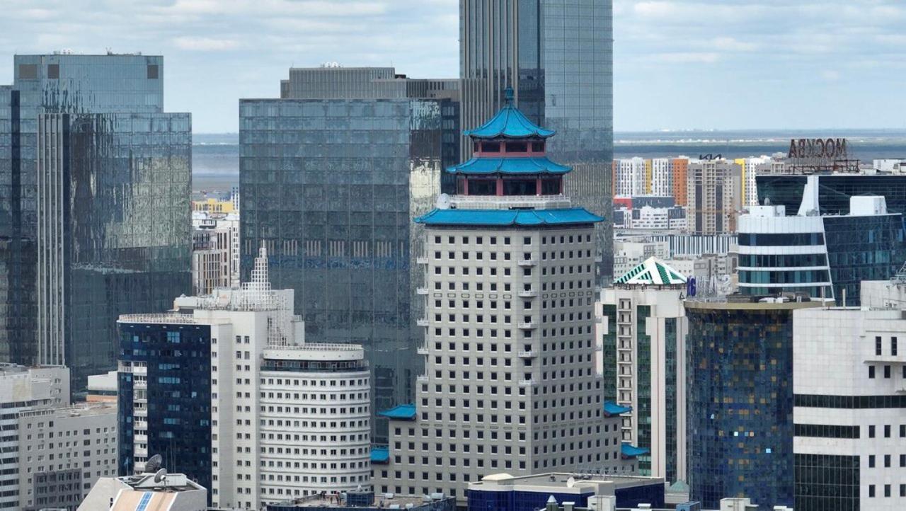 Beijing Palace Soluxe Hotel Astana Bagian luar foto The building in 2011