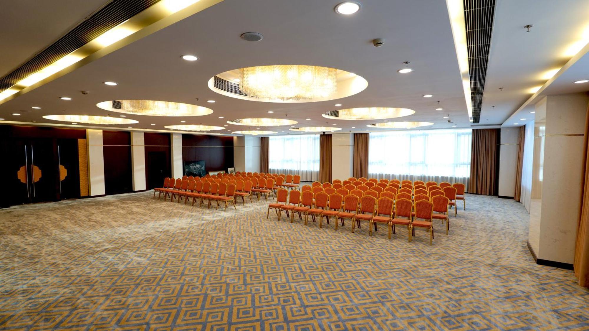 Beijing Palace Soluxe Hotel Astana Bagian luar foto The ballroom