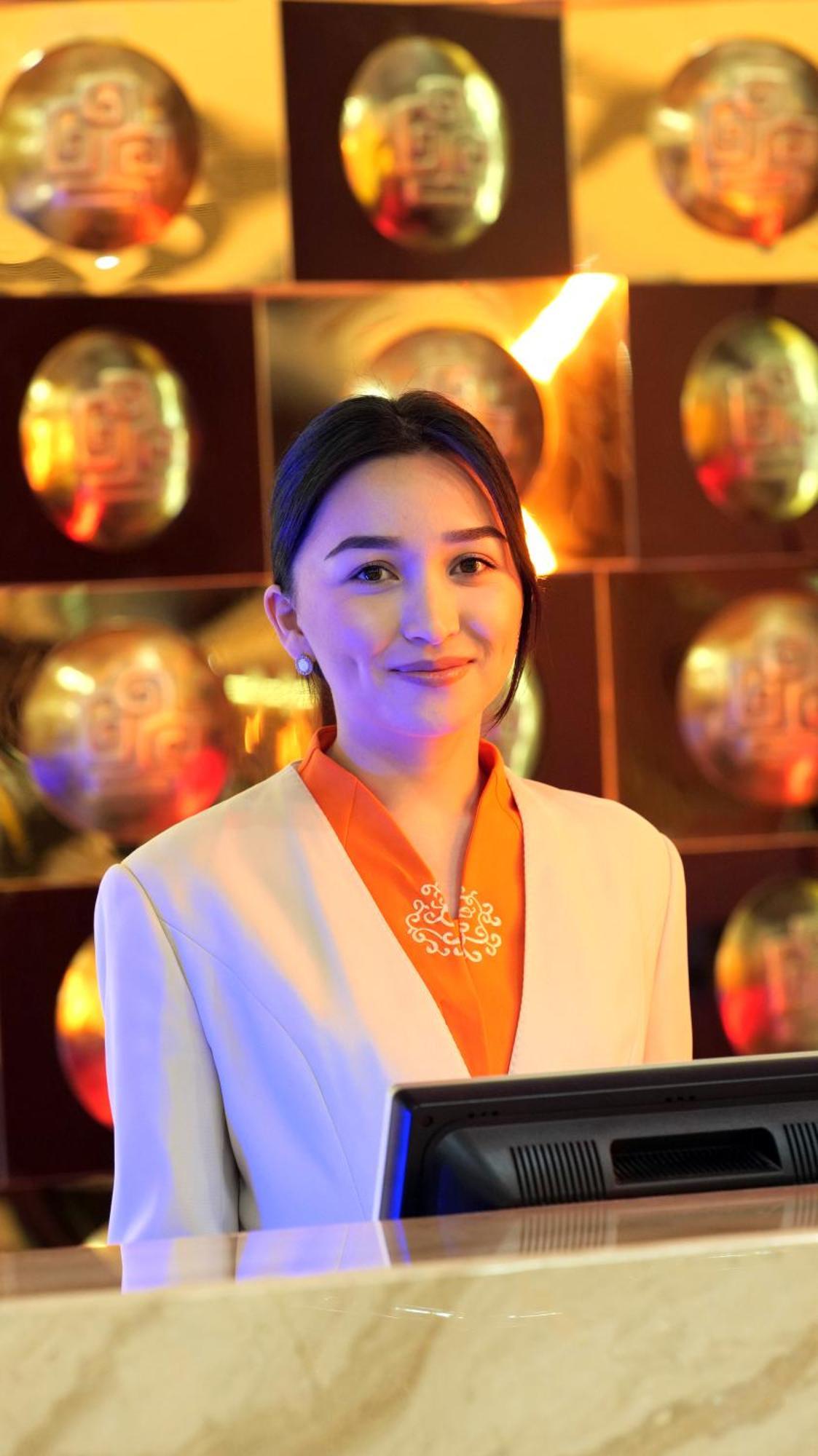 Beijing Palace Soluxe Hotel Astana Bagian luar foto Princess Bajrakitiyabha in 2019